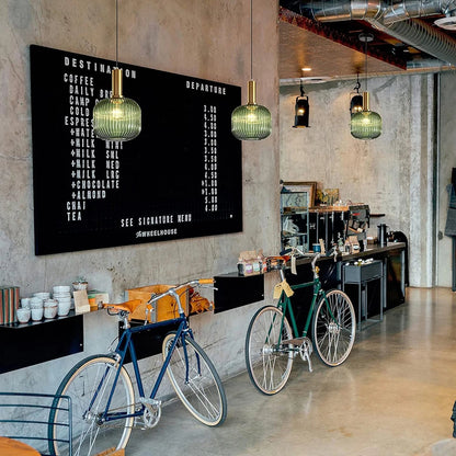 Suspension en verre – capot doré (vert, ambre ou gris fumé)