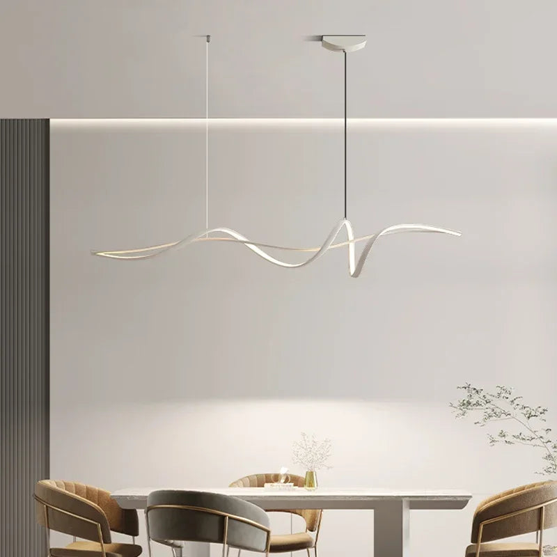 Suspension LED ondulée aluminium – 120 ou 140 cm