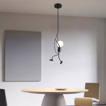 Suspension petit homme noir en métal – E27