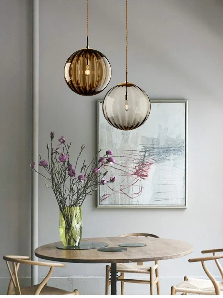 Suspension boule en verre coloré – 4 teintes, 15 ou 20 cm